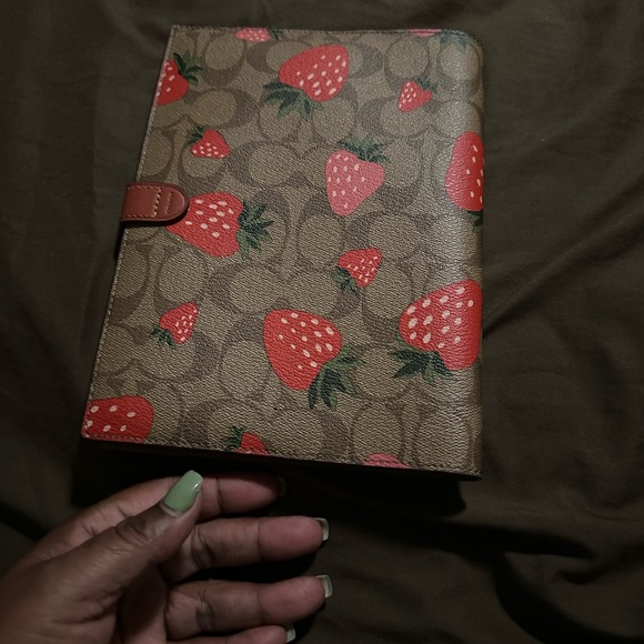 Strawberry Print Women's Planner - Picture 3 of 4